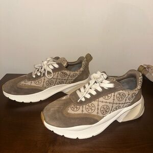 Worn once Tory Burch Sneakers Size 9